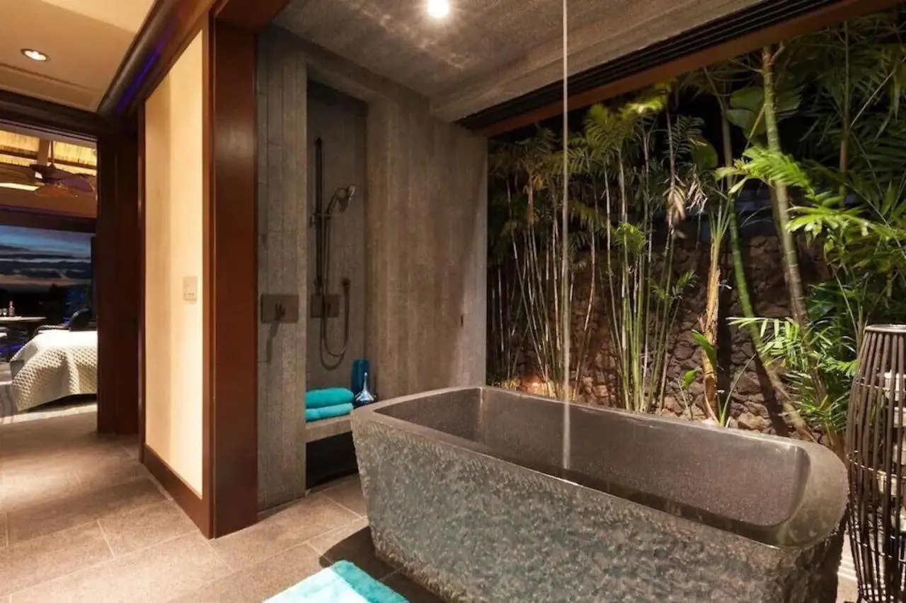 Stunning Ocean View Villa With Concierge Services Waikoloa